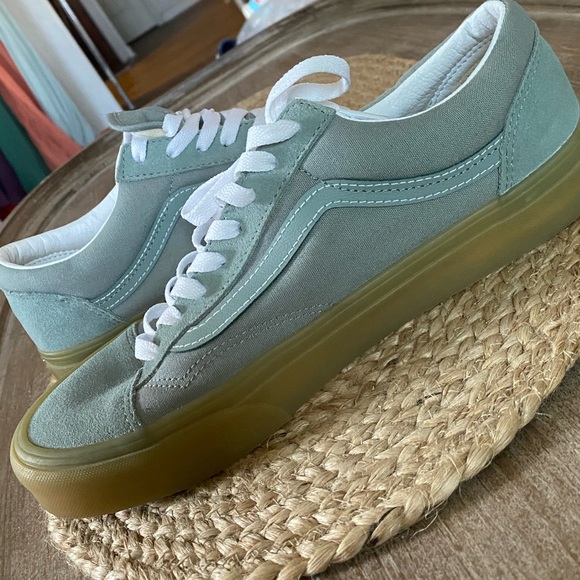 Men’s Vans - Picture 9 of 11